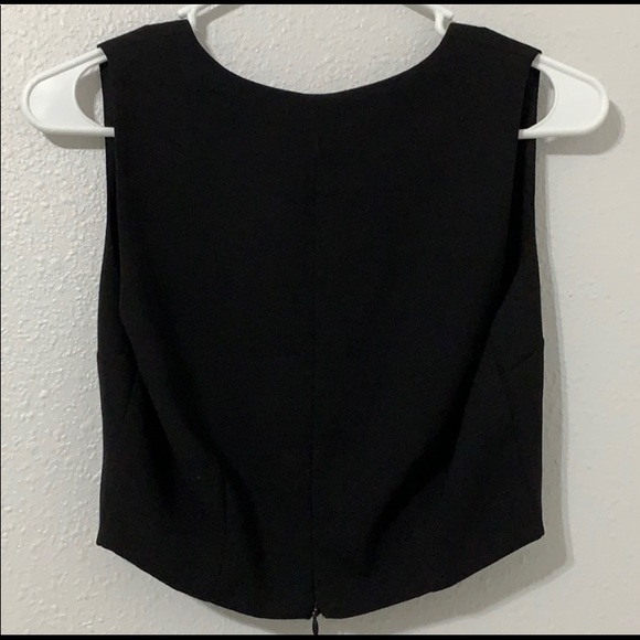 Cropped Vest - Picture 2 of 3
